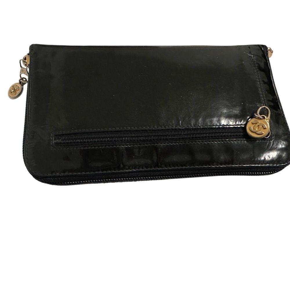 Chanel large zip around wallet added a chain - Picture 7 of 13